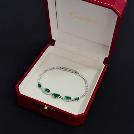 2026年2月3日入荷新品カルティエブレスレットギフト/誕生日/記念品/アクセサリーxin工場