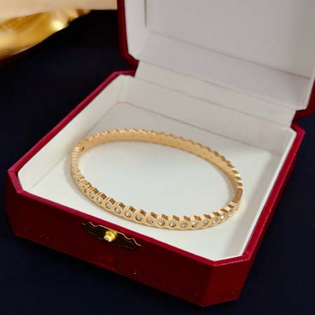 2026年2月4日入荷新品Cartier腕輪/ブレスレットギフト/誕生日/記念品/アクセサリーxin工場