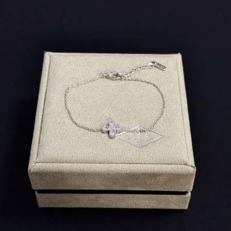 2026年2月1日入荷新品van cleef & arpel...