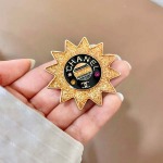 2026年2月2日入荷新品シャネルブローチギフト/誕生日/記念品/アクセサリーxin工場