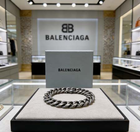 2026年2月3日入荷新品Balenciagaブレスレットギ...