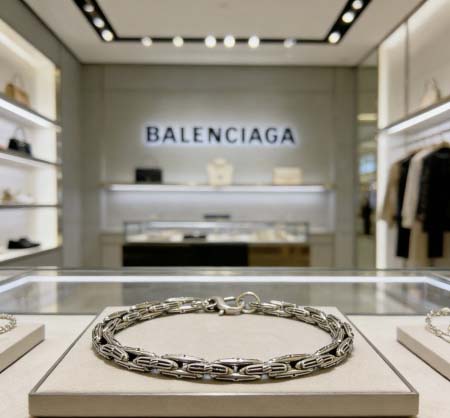 2026年2月3日入荷新品Balenciagaブレスレットギ...