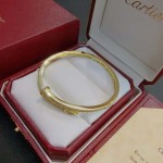2026年2月3日入荷新品カルティエブレスレットギフト/誕生日/記念品/アクセサリーxin工場