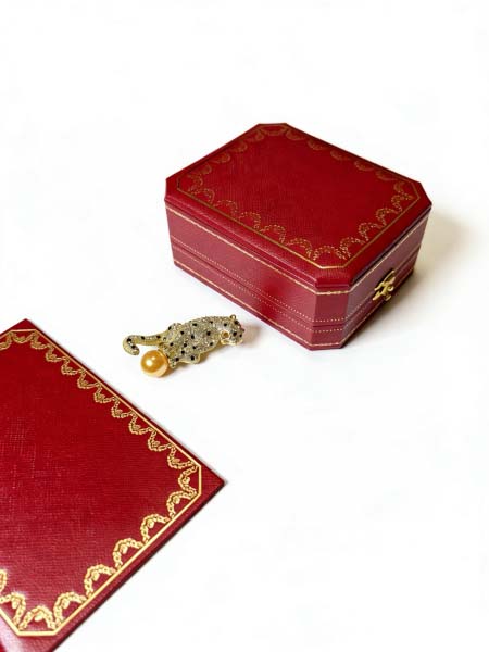 2026年2月4日入荷新品Cartierブローチギフト/誕生...