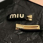 2026年2月5日入荷新品miumiuヘアピンギフト/誕生日/記念品/アクセサリーxin工場