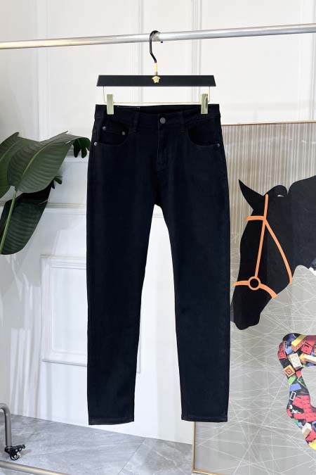 2026年3月18日春夏新作Versaceジーパン luols工場