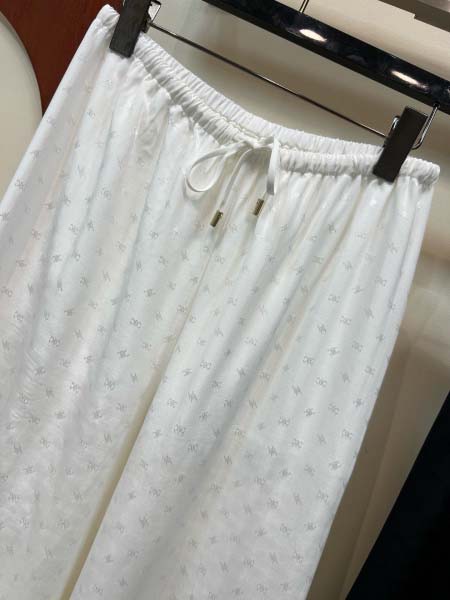 2026年3月21日入荷早春新作Celine女性用ファッション/誕生日プレゼント/贈り物 can工場