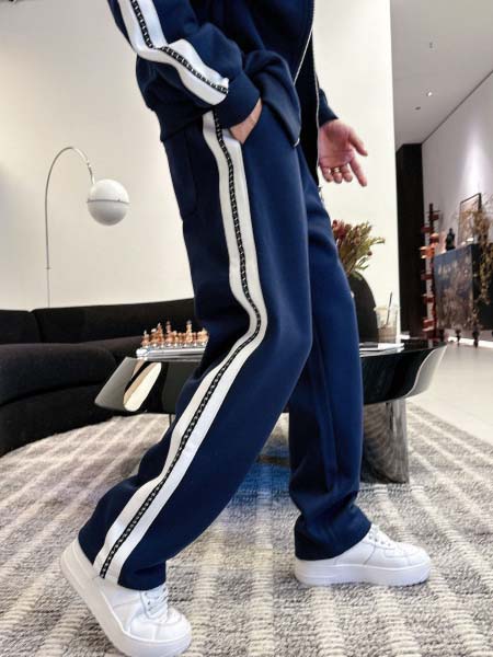 2026年3月23日入荷新作Loeweスーツ上下 超厳選★高級品/誕生日プレゼント/OM工場