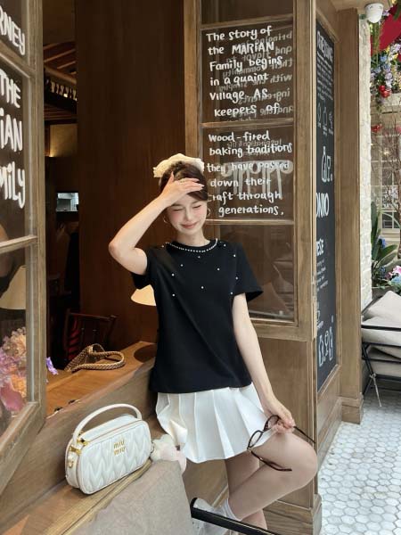 2026年3月6日入荷早春新作 Miumiuファッション/誕...