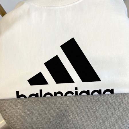 2026年4月22日新作BALENCIAGA半袖 tシャツ高品質/誕生日プレゼント/FF工場