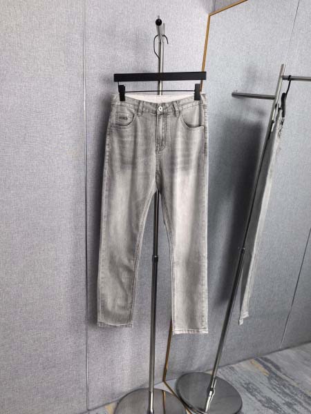 2026年4月18日新作Fendiジーパン高品質/誕生日プレ...