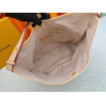 2026年8月8日入荷ヴィトンバッグM27582 Monogram:32.5x32.5x15CM人気の新作/誕生日プレゼント/ZC工場