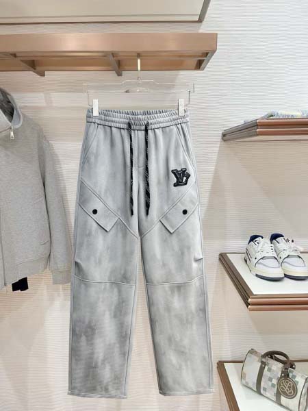 2026年8月19日入荷新作Louis Vuittonスラッ...