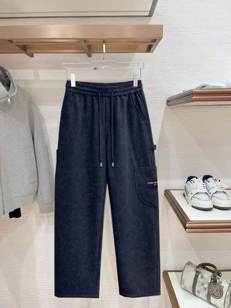 2026年8月19日入荷新作Louis Vuittonスラッ...