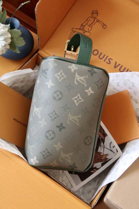 2026年10月15日新作 高品質Louis Vuitton バッグM26963   DOIT   Locker Dopp  /LH工場