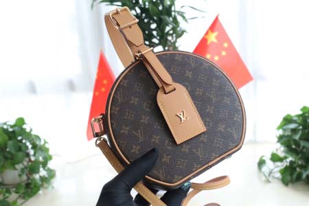 2026年10月15日新作高品質Louis Vuitton バッグ財布M43514te Boite Chapeau ，size：17.5-16.5-7.5cm /LH工場