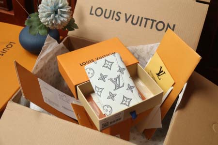 2026年10月15日新作高品質Louis Vuitton 財布M83378 Monogram Shadow，Monog /LH工場