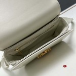 2024年6月5日人気新作入荷 CELINE バッグqb工場18cm