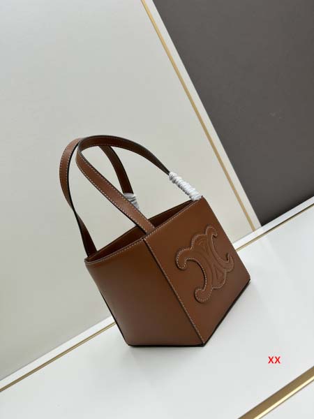 2024年8月1日新品入荷CELINE  バッグ XX工場 SIZE:15cm