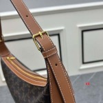 2024年8月1日新品入荷CELINE  バッグ XX工場 SIZE:30 X 28.5 X 8cm