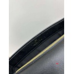 2024年8月1日新品入荷VALENTINO バッグ XX工場 SIZE:19×6×10.5cm