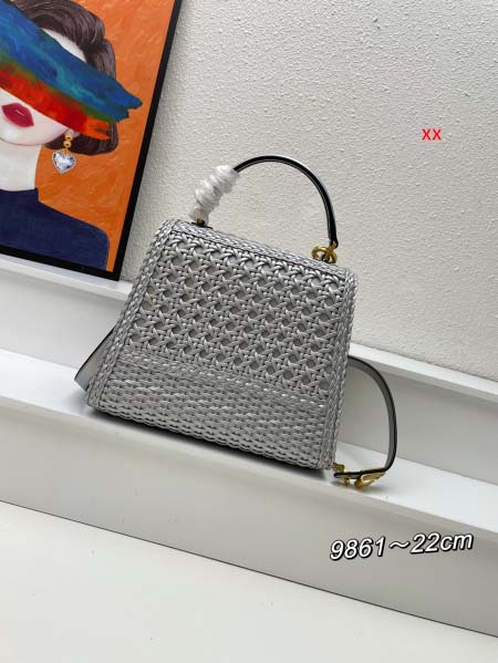 2024年8月2日新品入荷Valentino バッグ XX工場 SIZE:22*17*9cm