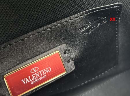 2024年8月2日新品入荷VALENTINORockstudバッグ XX工場 SIZE:22.5*15.5*6cm