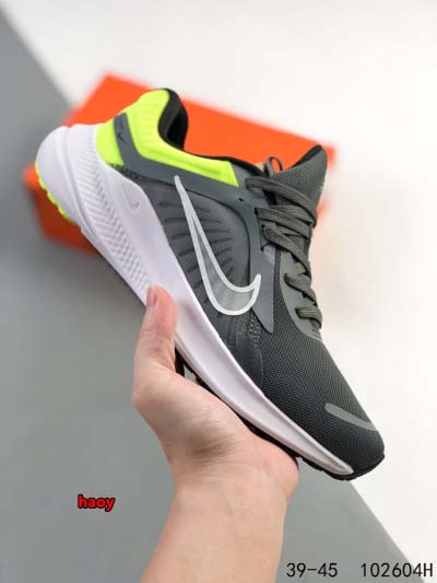 2024年8月28日秋冬新品入荷 NIKE スニーカー haoy工場