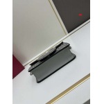 2024年8月1日新品入荷VALENTINO バッグ XX工場 SIZE:20×11×5cm