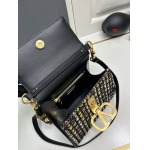 2024年8月2日新品入荷Valentino バッグ XX工場 SIZE:22*17*9cm