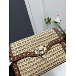 2024年8月2日新品入荷VALENTINORockstudバッグ XX工場 SIZE:22.5*15.5*6cm