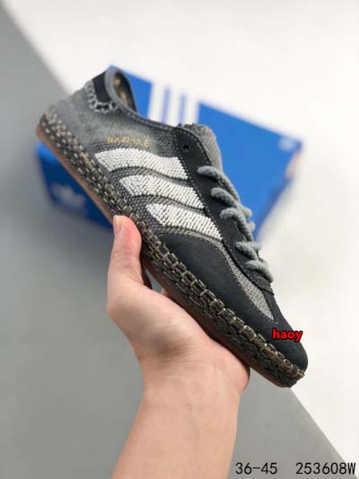 2024年8月28日秋冬新品入荷 Adidas  スニーカー...