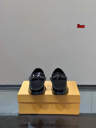 2024年9月30日早秋原版復刻新品入荷 Tod‘s  革靴 カジュアルシューズ LIUX工場