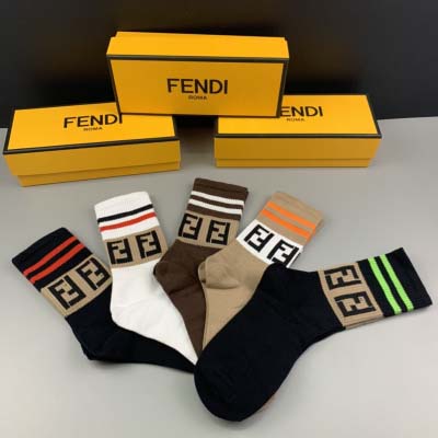 2024年秋冬新品人気 FENDI  靴下一箱5足セット