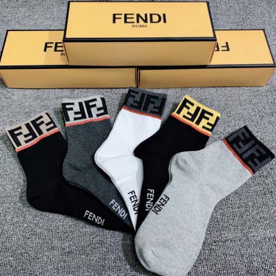 2024年秋冬新品人気 FENDI 靴下一箱5足セット