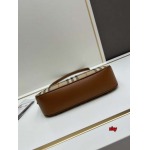 2024年秋冬新品バーバリー脇の下のバッグ zhy工場26× 6×12cm