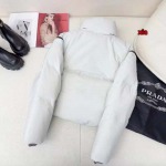 2024年11月5日秋冬新品入荷PRADA綿入れの服アウターxia 工場