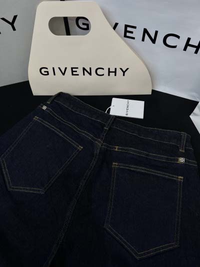 2025年2月22日高品質新品GIVENCHYジーパン  FF工場