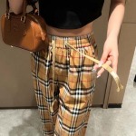 2025年2月7日新商品MiuMiuニット半袖
