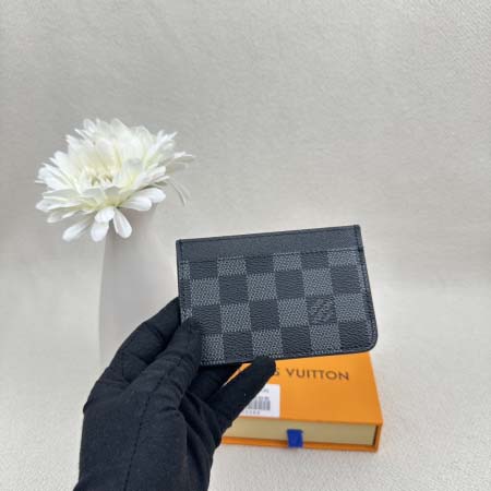 2025年2月26日新品Louis Vuitton カードホ...