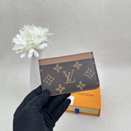 2025年2月26日新品Louis Vuitton カードホ...