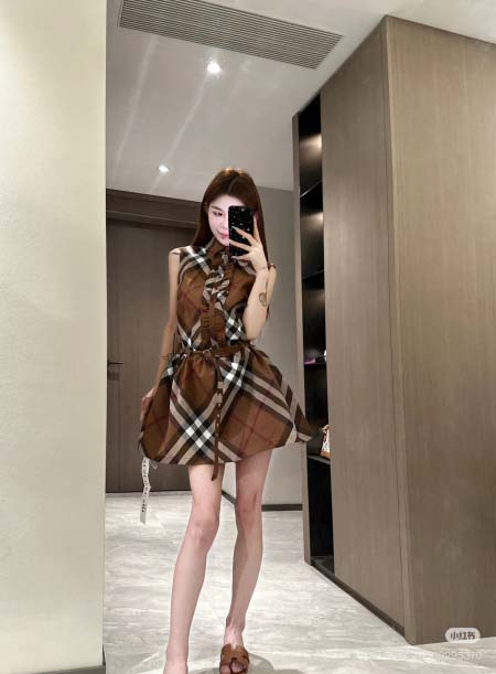 2025年4月30日入荷春夏新作BURBERRYワンピース ...