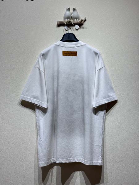 2025年5月23日入荷新作Louis Vuitton半袖 tシャツ男女兼用高品質★誕生日プレゼント/結婚祝い/内祝い/贈り物/SD工場