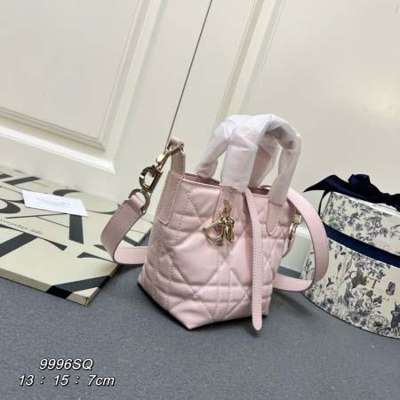 2025年5月28日入荷新作Dior CD mini  SIZE:13*15*12cm  お安い/人気/本革 バッグ/XX工場