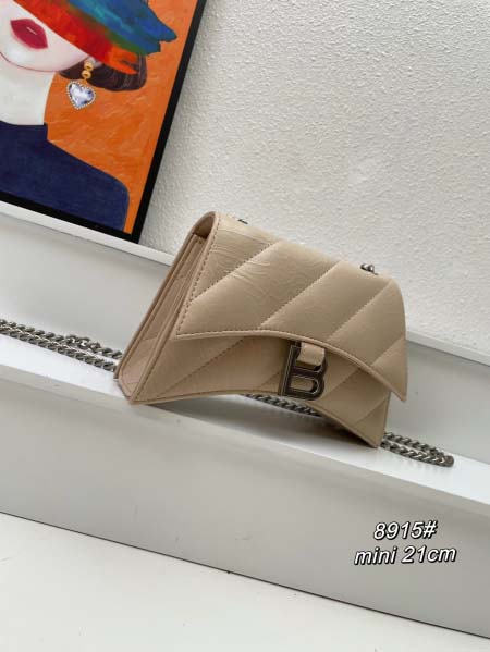 2025年5月29日入荷新作 Balenciaga Crush SIZE：21x4.5x15cm    お安い/人気/革/バッグ/XX工場
