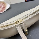 2025年5月28日入荷新作FURLA  斜め下げ バッグ/ハンドバッグ/ショルダーバッグ牛革/  SIZE:22X21X7.5CM  お安い/人気/本革 バッグ/XX工場