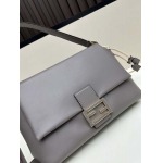 2025年5月28日入荷新作  Fendi  SIZE:26.5X18X8.5Cm  お安い/人気/本革 バッグ/XX工場