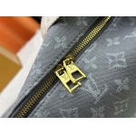2025年5月28日入荷Louis Vuitton バッグM13390 M12072 M12068 M12071 Coussin Hobo MM Monogram DenimSIZE:38 x 33 x 10CM 人気の新作/誕生日プレゼン