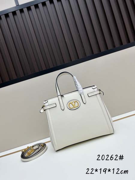 2025年5月29日入荷新作VALENTINO GARAVA...