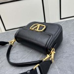 2025年5月29日入荷新作 VALENTINO GARAVANI ALLTIME SIZE：23.5 x18 x 8 CM お安い/人気/革/バッグ/XX工場